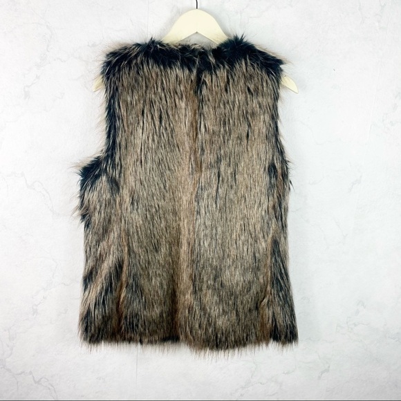[Banana Republic] Smoky Gray Fur Vest - Picture 8 of 9